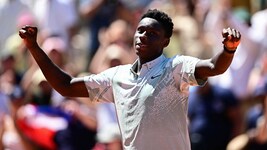 Moise Kouame steht in Runde zwei.