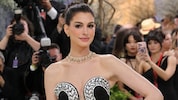 Anne Hathaway litt zehn Jahre lang an einem früh einsetzenden grauen Star. Still und heimlich ...