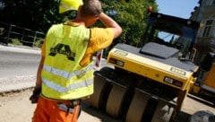 Bauarbeiter leiden stark unter extremer Hitze, auch andere brauchen Schutz.