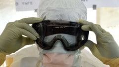 Impfstoff fehlt, Straßen blockiert, Krankenhäuser zerstört – Ebola breitet sich aus.