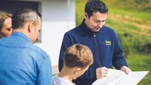 Statt teuren Strom zu beziehen, wird die Energie direkt am eigenen Dach erzeugt und genutzt.