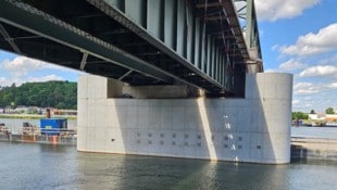 Der erste von sieben Pfeilern ist bereits saniert. Ab 2028 wird das Tragwerk der alten ...