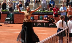 Naomi Osaka zog einmal mehr die Blicke auf sich.