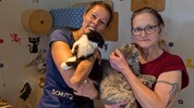 Vanessa Steirer (li.) und Barbara Unger gehören zu den guten Seelen, welche ihre Schützlinge ...