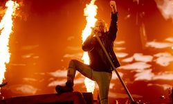 Wenn Iron Maiden zum konzertanten Halligalli rufen, dann brennt es an allen Ecken und Enden.