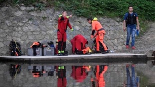 Taucher suchten den Fluss beim Tatort in Rennes ab