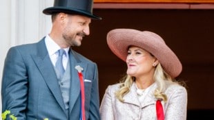 Kronprinz Haakon sprach bei einem Pressetermin über den Gesundheitszustand seiner Ehefrau ...