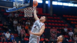 NBA-Spieler Nikola Jovic ging beim Legendenspiel auf Korbjagd