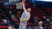NBA-Spieler Nikola Jovic ging beim Legendenspiel auf Korbjagd