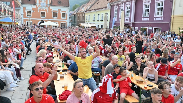 Der Kapfenberger Hauptplatz wurde schon bei der EURO 2024 gefühlt zum „Fu0ballstadion“.