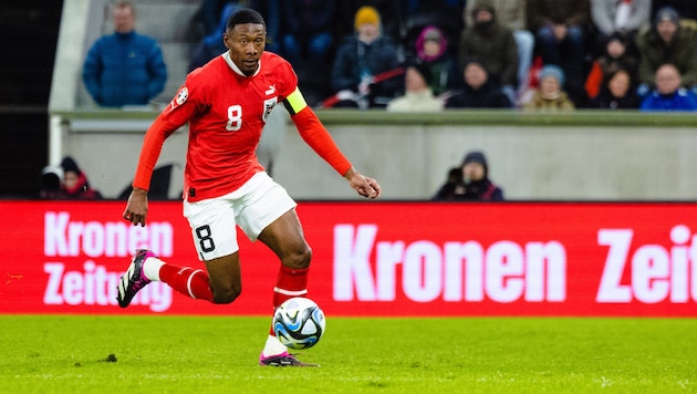 David Alaba steht im Aufgebot für die Fußball-WM in Nordamerika (li.). Vor wenigen Tagen gab er ...