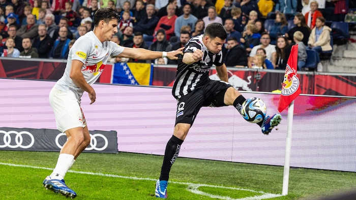 351 Spiele absolvierte Peter Michorl (re.) für Doublesieger LASK.