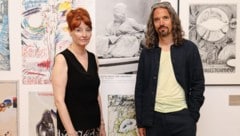 Tochter Diana Brus mit Kurator Roman Grabner