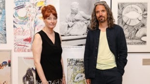 Tochter Diana Brus mit Kurator Roman Grabner