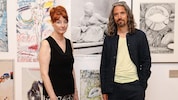 Tochter Diana Brus mit Kurator Roman Grabner