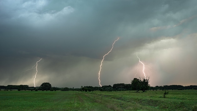Die Unwetterzentrale warnt derzeit in weiten Teilen des Landes vor Gewitter und Hagel.