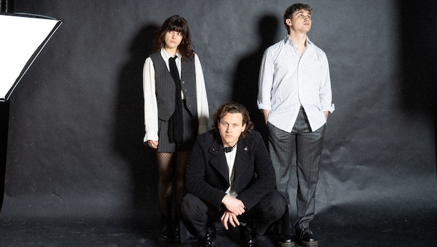 Das Wiener Indie-Pop-Trio Freude veröffentlichte vor wenigen Tagen ihr zweites Studioalbum: ...