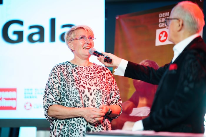 Gerlinde Wohlauf im Interview mit Moderator Andy Marek.