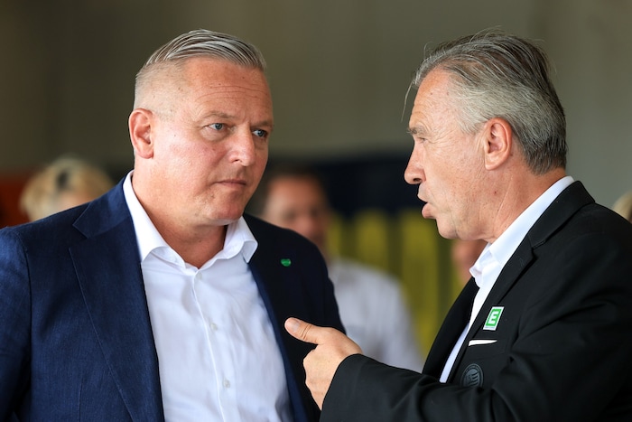 Sturm-Boss Christian Jauk mit Landeshauptmann Mario Kunasek.
