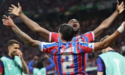 Vier Arme für ein Halleluja – oder einfach nur der Jubel bei Crystal Palace