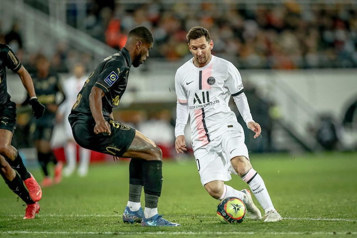 Danso hat sich mit Messi schon in Frankreich Duelle geliefert.