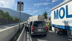 Gleich vier Feuerwehren rückten zu dem Unfall auf der A10 aus.