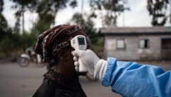 In Afrika wütet derzeit eine Ebola-Welle. Nun gibt es auch in OÖ einen ersten Verdachtsfall. ...