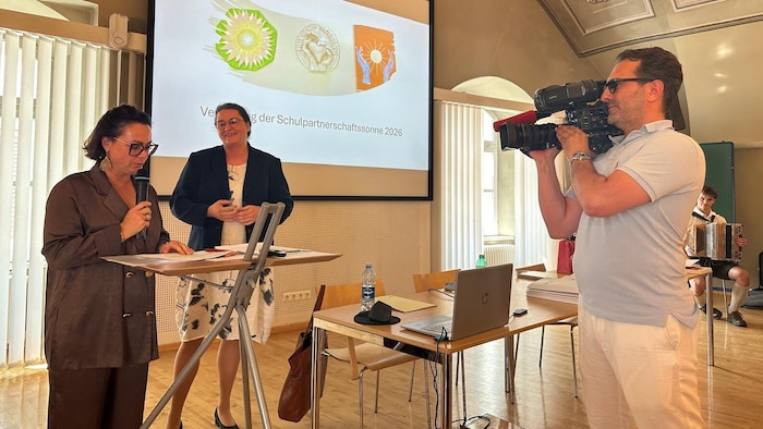Der ORF filmt mit – auch die Öffentlichkeit wird mit diesem sensiblen Thema eingebaut.