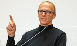 Infektiologe Dr. Christoph Wenisch erklärt der „Krone“ den Verlauf und die Behandlung von Ebola