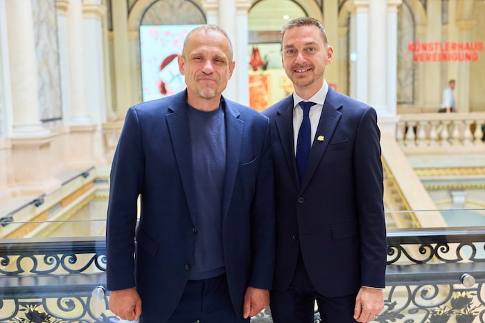 Gery Keszler und Miha Veberic wollten die Ehrung von Professor Elmayer nicht verpassen.