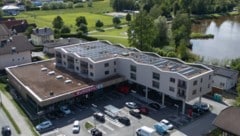 In Bürmoos wurde gerade ein Supermarkt mit Wohnungen überbaut