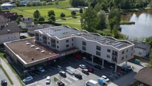 In Bürmoos wurde gerade ein Supermarkt mit Wohnungen überbaut