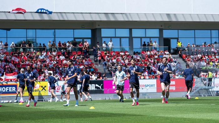 Viele Fans haben das öffentliche Training begeistert mitverfolgt …