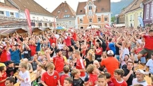 Die „Krone-Fanzone“ in Kapfenberg wird zu einem Treffpunkt für Fans.