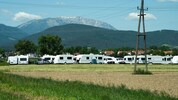 Voraussichtlich noch bis Sonntag haben die Gäste ihr Lager legal am Stadtrand von Neunkirchen ...
