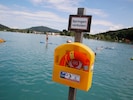 Rettungsringe sind in jedem Strandbad zu finden; wie ihr Name schon sagt, können sie das Leben ...