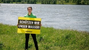 Greenpeace warnt: Das Wasser steht uns nur sprichwörtlich bis zum Hals.