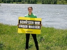 Greenpeace warnt: Das Wasser steht uns nur sprichwörtlich bis zum Hals.