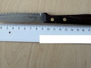 Der Verdächtige konnte nicht beruhigt werden, er drohte weiter mit dem Küchenmesser.