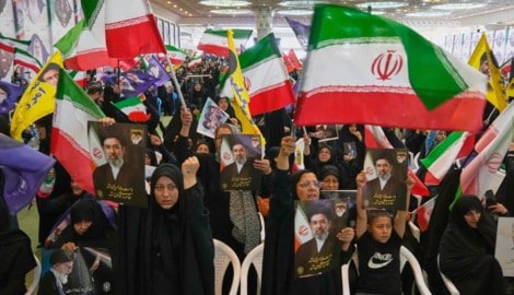 Nicht wirklich von der Bildfläche verschwunden: Ober-Ajatollah Modschtaba Khamenei zieht ...