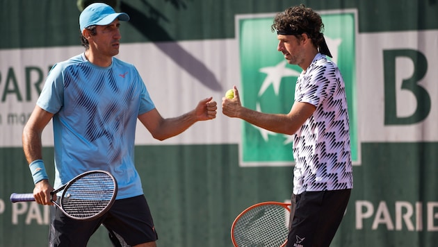 2023 waren Philipp Oswald (l.) und Robin Haase noch gemeinsam bei den French Open in Paris am ...