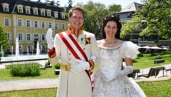Kaiser und Kaiserin begrüßen die Besucher beim Biedermeierfest in Bad Gleichenberg