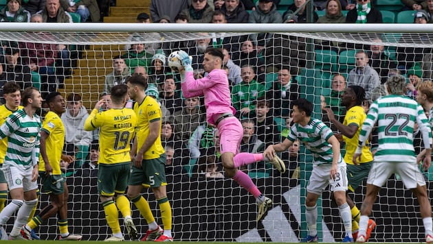 Hibernian-Keeper Raphael Sallinger