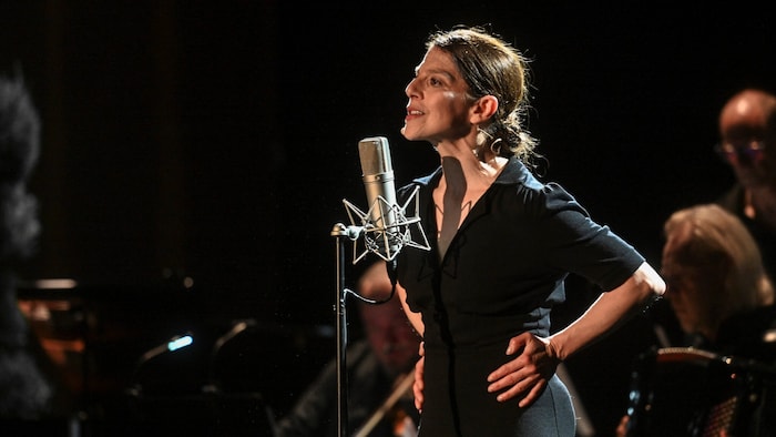 ... Vasiliki Roussi Édith Piaf wiederauferstehen.