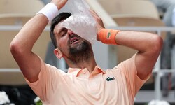 Der von der Hitze extrem geplagte Novak Djokovic ist bei den French Open 2026 ausgeschieden ...