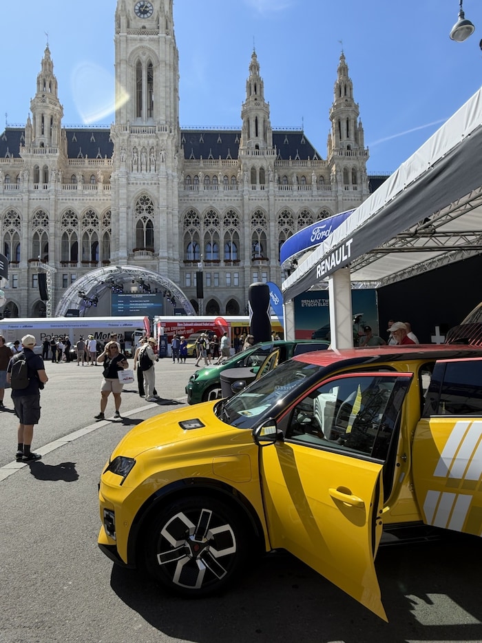 Offene Türe für alle, die an der Mobilität interessiert sind.