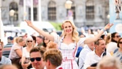 Wenn Oberösterreich in Wien zu Gast ist, sind alle dabei: Auch Powerfrau Silvia Schneider ...