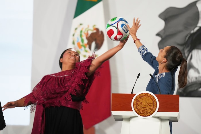 Yolett Cervantes Cuaquehua und Claudia Sheinbaum