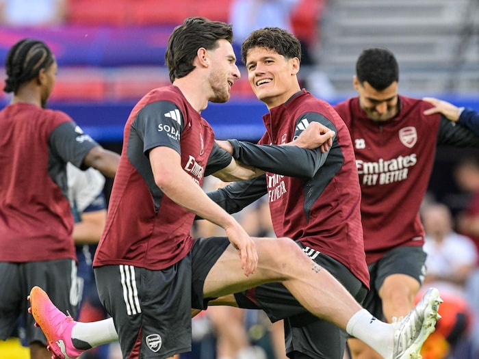 In der Puskas Arena bekommt es PSG heute mit den „Gunners“ zu tun.