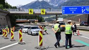 Samstag, 11 Uhr: Die Brennerautobahn wird gesperrt, erste Urlauber müssen umdrehen.